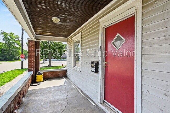 Foto del edificio - 1832 Woodlawn Ave