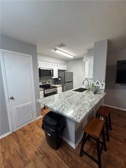 Foto del edificio - 1305 W Villa Maria Rd