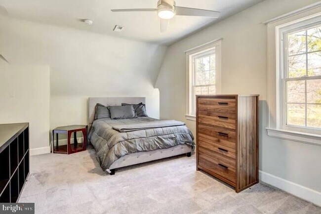 Building Photo - 5611 Pimlico Rd