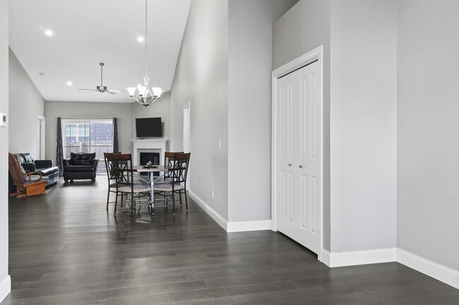 Building Photo - 3003 E Stillwater Landing