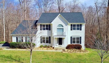 Building Photo - 24 Crestwood Ln