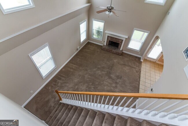 Building Photo - 917 Southfork Dr
