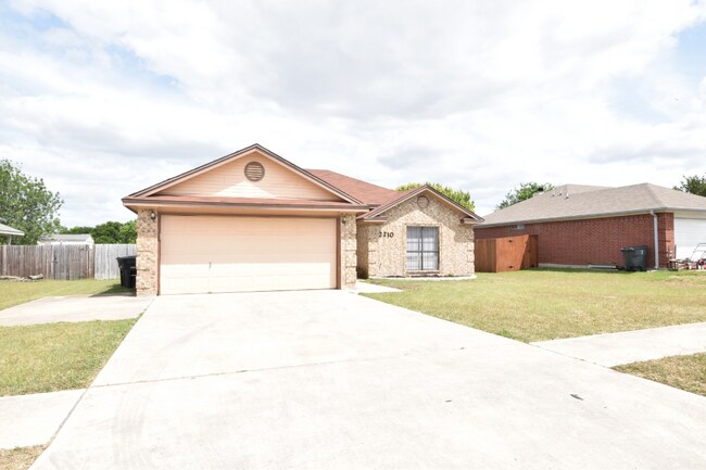 Building Photo - 2210 Waterfall Dr