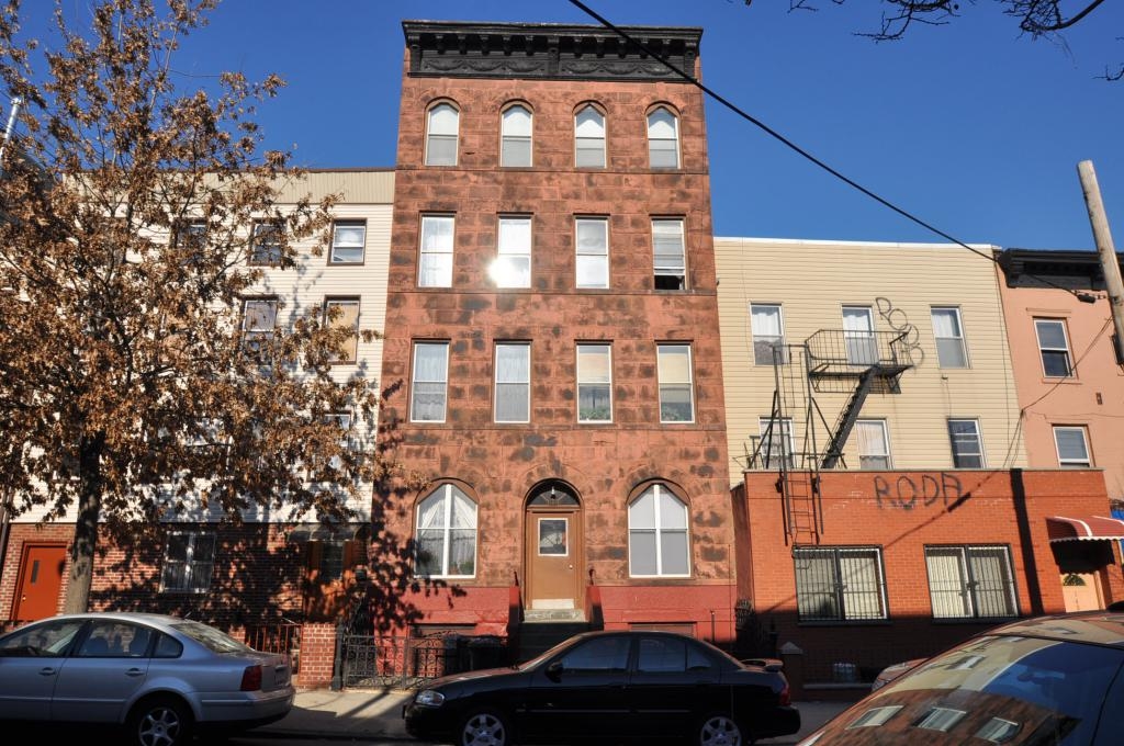Primary Photo - 141 Meserole Ave