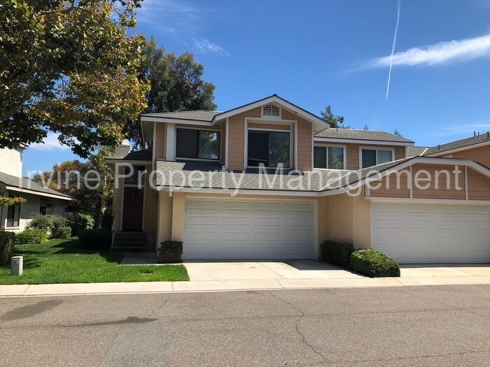 Primary Photo - Lovely Lake Forest Home!