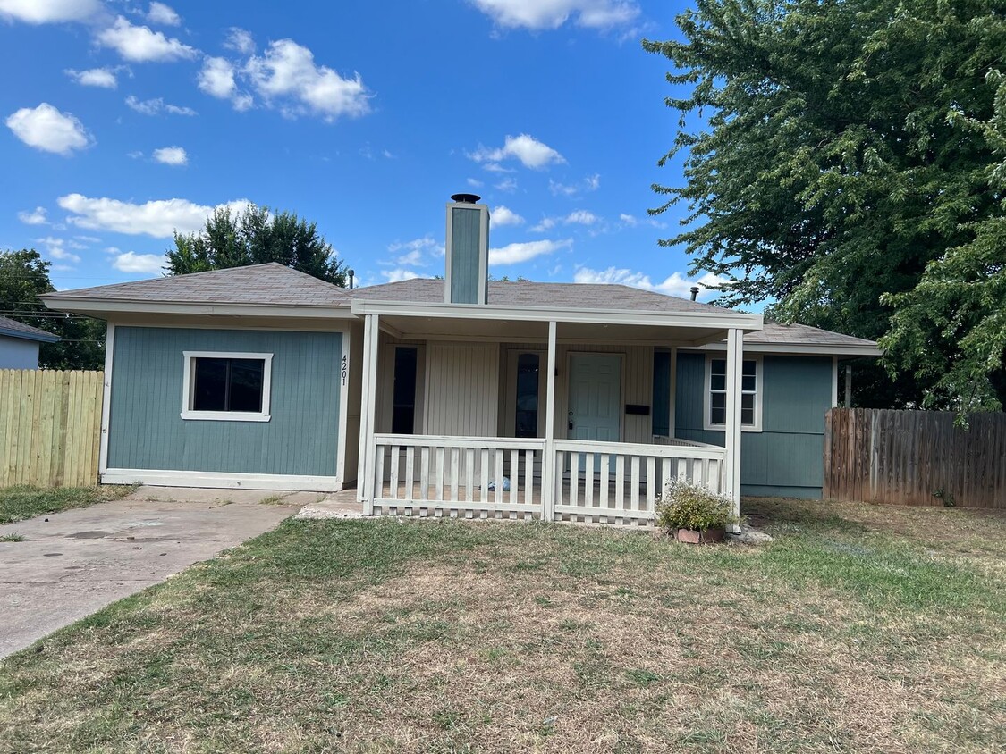 Primary Photo - Larger three bedroom home for rent.