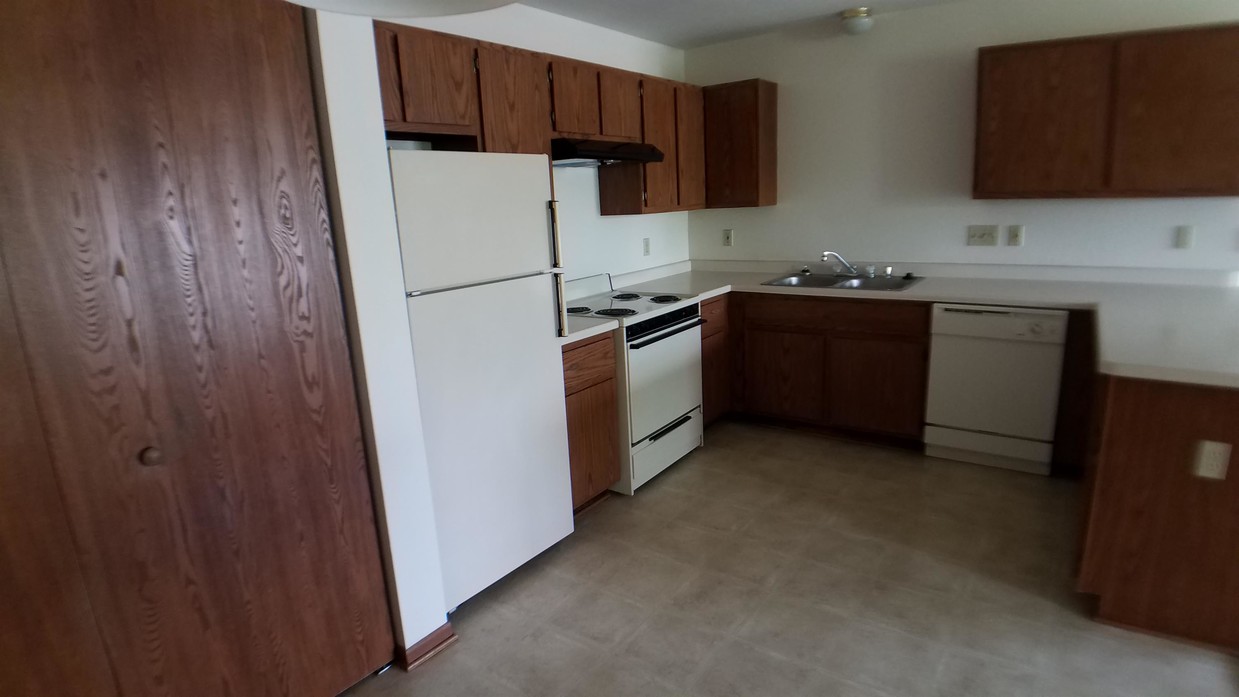 Primary Photo - W171S7592-S7592 Lannon Dr
