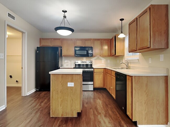 Foto del edificio - 15003 Lovely Dove Ln