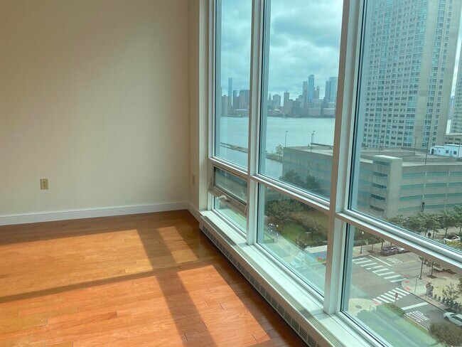 Foto del edificio - 20 Newport Pkwy