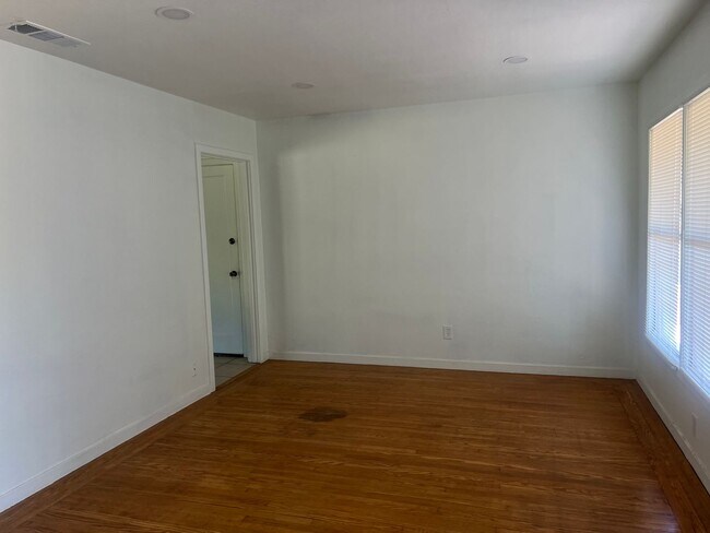 Foto del edificio - 2257 Fruitridge Rd