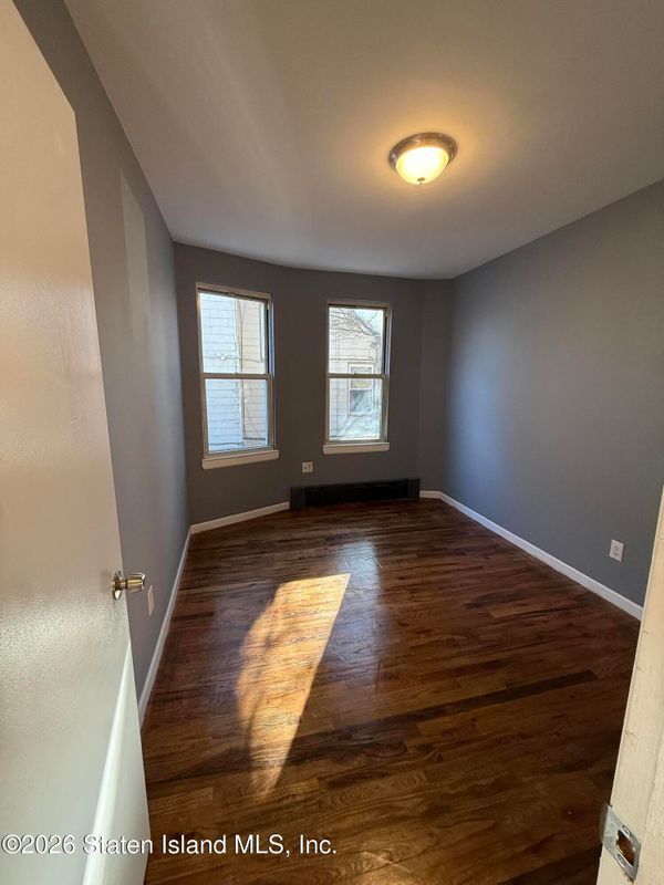 Foto del edificio - 279 Heberton Ave