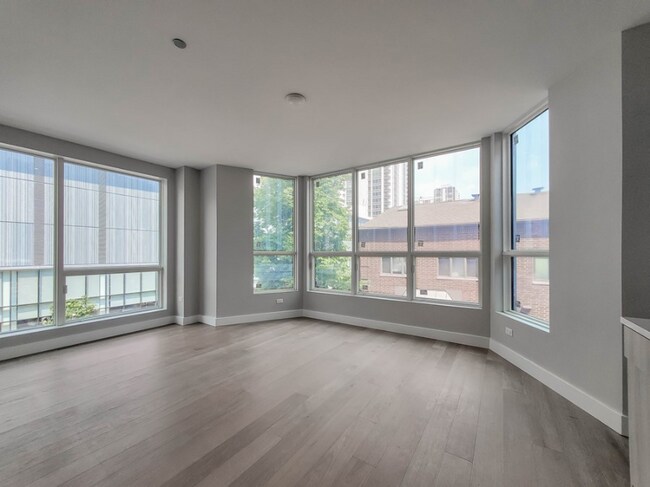 Building Photo - 1300 N Clark St