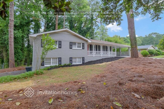 Building Photo - 1801 Romans Dr