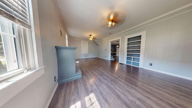 Building Photo - Large home in Galion Schools
