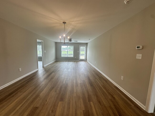Foto del edificio - 815 Middleton Rd