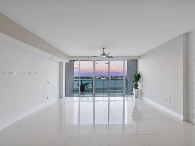 Foto del edificio - 7935 East Dr