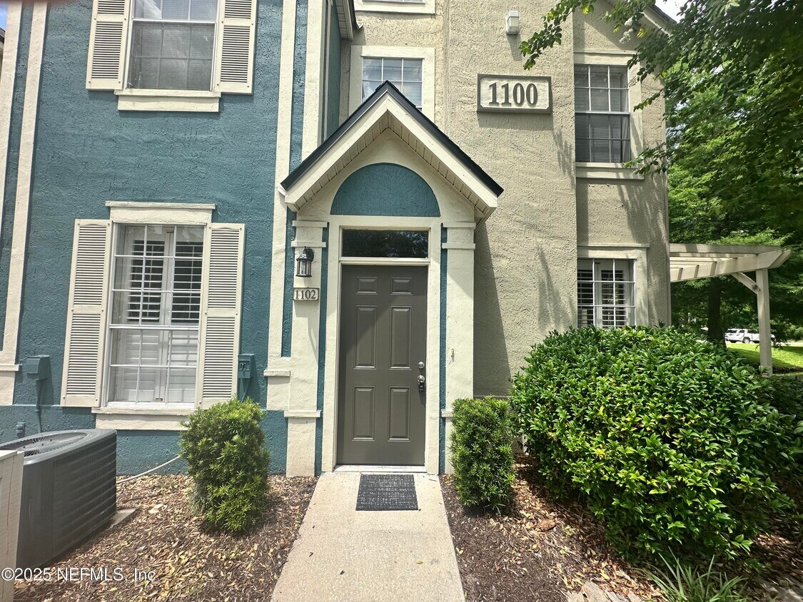 Foto principal - 13700 Richmond Park Dr N