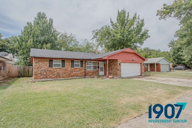 Photo - 1618 Village Drive House