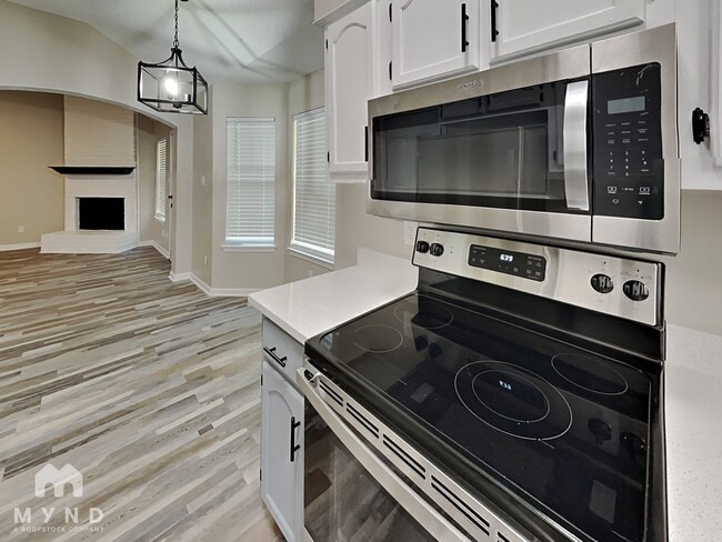 Building Photo - 6892 Gallop Dr