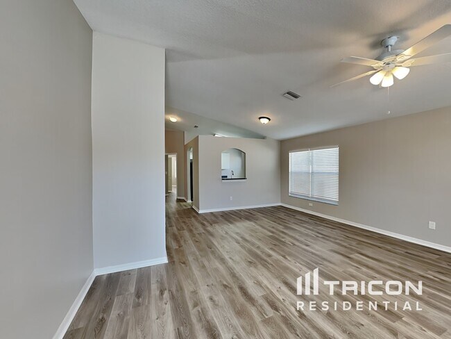 Foto del edificio - 904 Lake Shore Ranch Dr