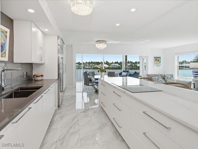 Foto del edificio - 2750 Gulf Shore Blvd N