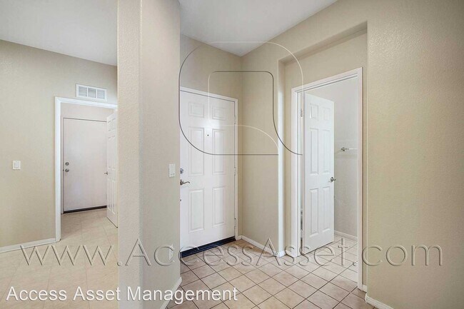 Building Photo - 3 br, 2.5 bath House - 15325 Oak Tree Dr. ...
