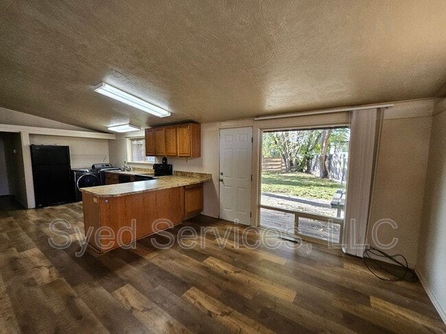 Building Photo - 1919 S Orchard St