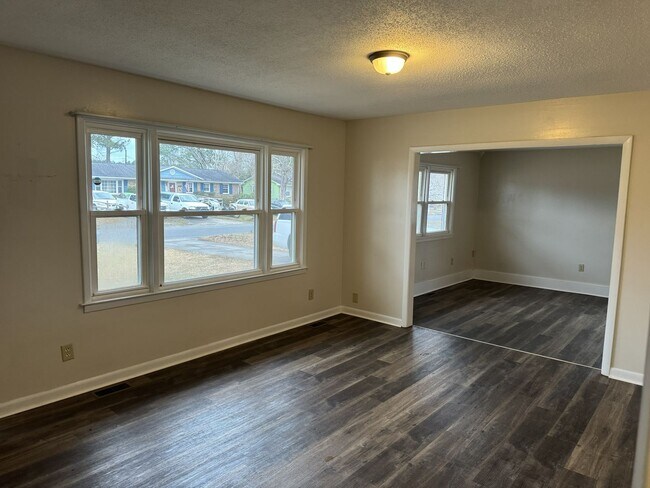 Building Photo - 217 Pine Dale Road