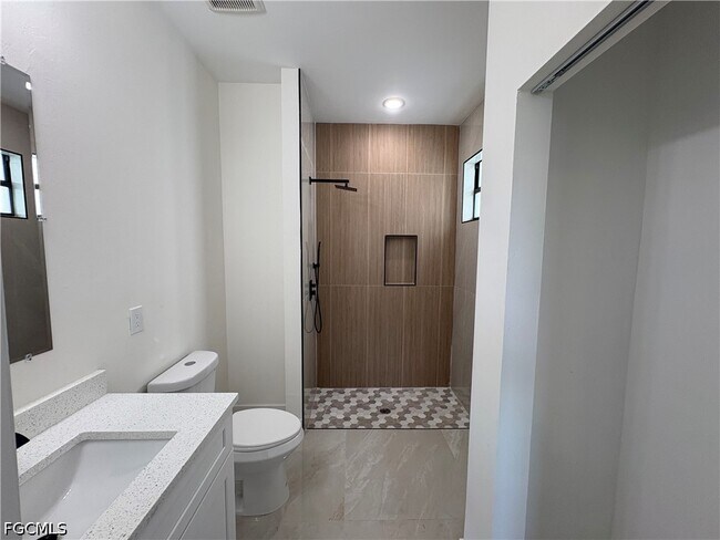 Foto del edificio - 4812-4814 28th St SW