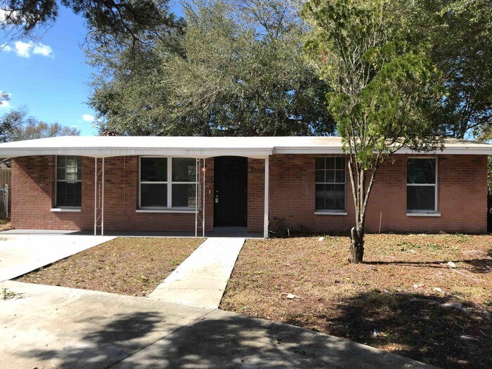 Primary Photo - 3220 N 47th St