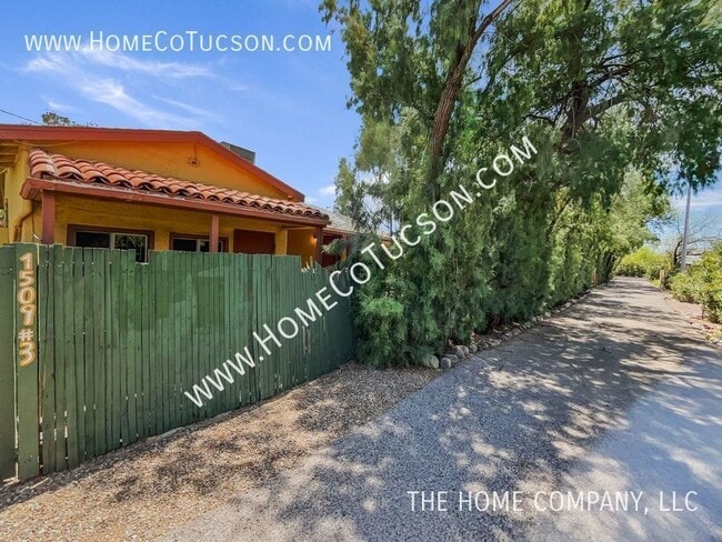 Building Photo - 1509 E Blacklidge Drive Unit 3: Four Bedro...