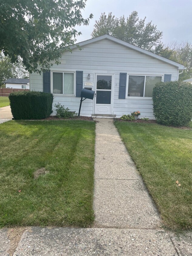 Primary Photo - 25521 Hoffmeyer St