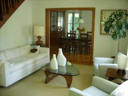 Foto del edificio - 76 Three Mile Harbor Rd