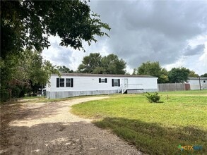 Building Photo - 208 Picasso Dr