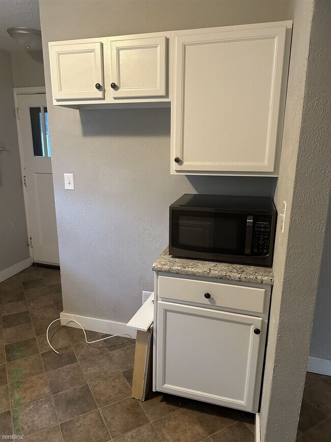 Building Photo - 4 br, 2 bath House - 1611 East Hendryx Lane