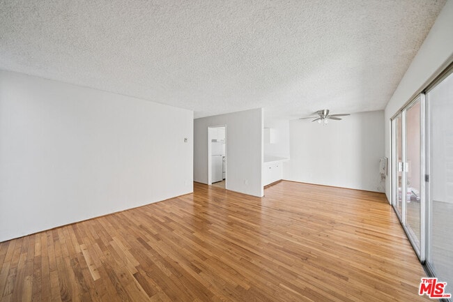 Building Photo - 7545 Hampton Ave