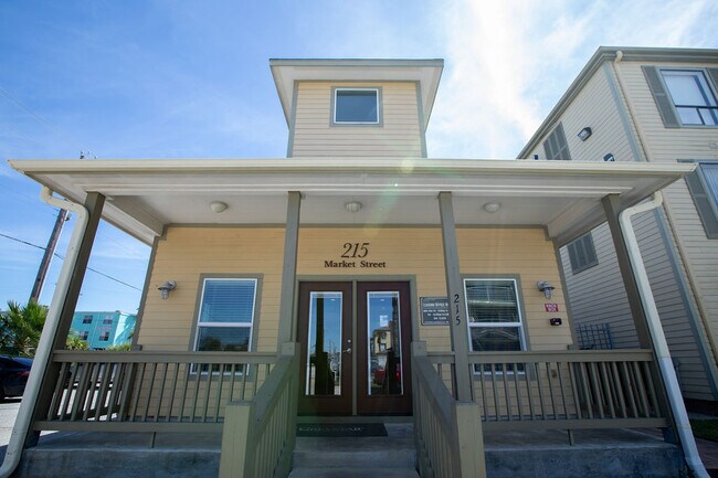 Foto del edificio - Carelton Courtyard