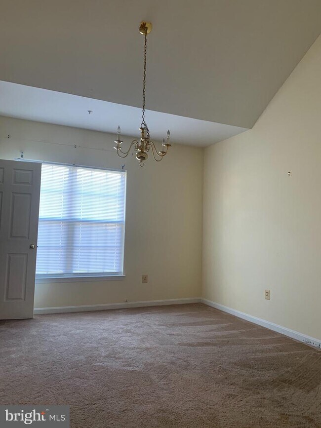 Building Photo - 1505 Post Oak Dr