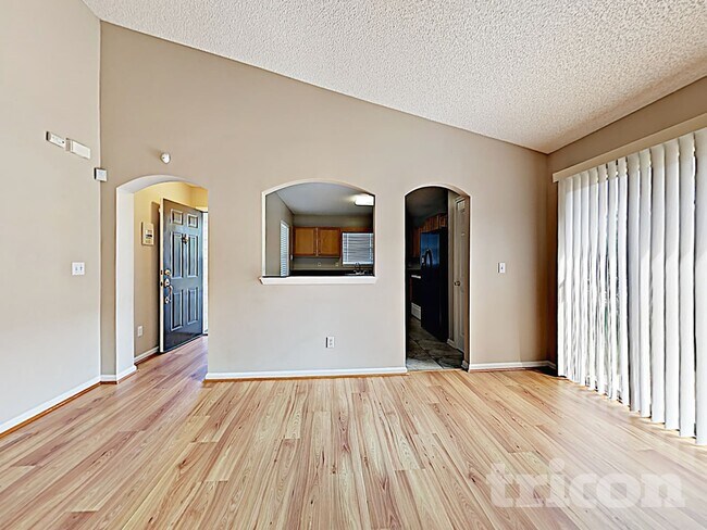 Building Photo - 4303 Hanging Moss Dr