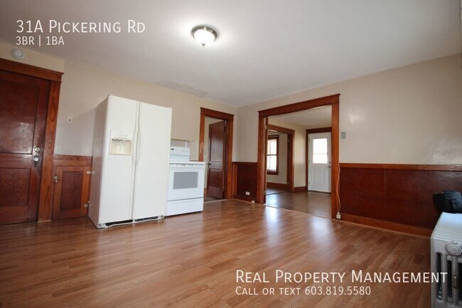 Building Photo - Spacious First Floor 3 Bedroom Duplex !