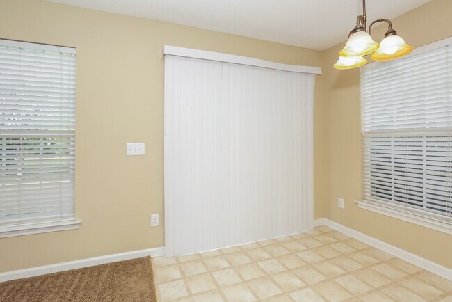 Foto del edificio - 6581 Long Nook Ln