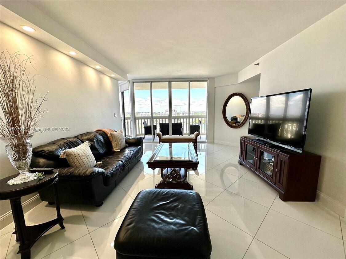 1000 W Island Blvd Unit 2410, Aventura, FL 33160 Condo for Rent in
