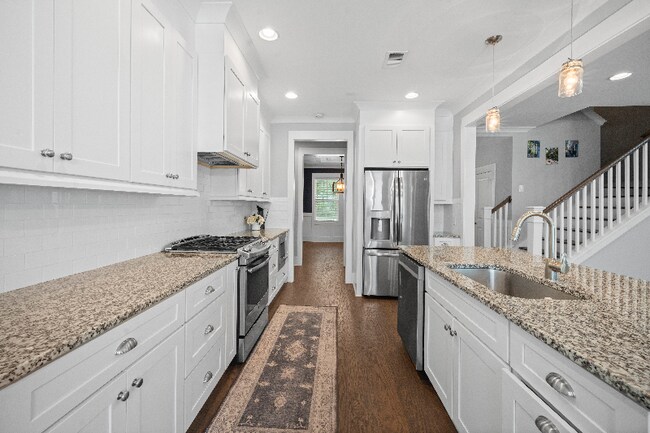 Building Photo - 414 Hamlet Cir