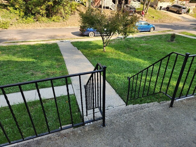 Foto del edificio - 58 Tower Hill Rd