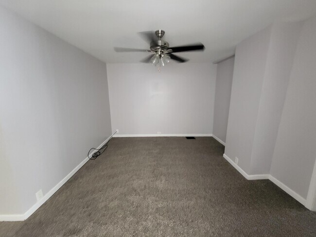 Foto del edificio - 619 E 18th St