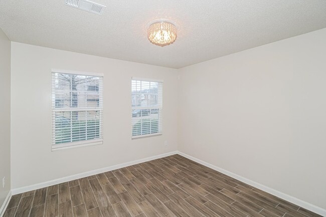 Building Photo - 10071 Branley Oak Dr