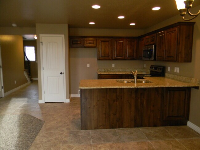 Building Photo - 1054 W 2050 S