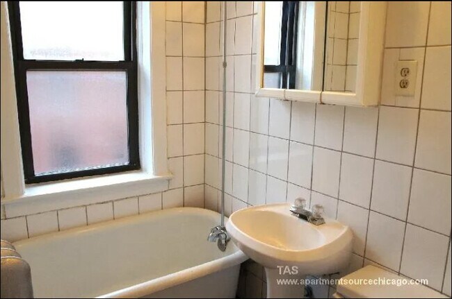 Foto del edificio - 2702 N Spaulding Ave