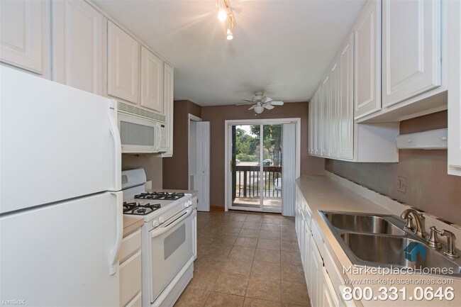 Building Photo - 2 br, 2 bath Condo - 1970 Tall Oaks Dr Apt 2A