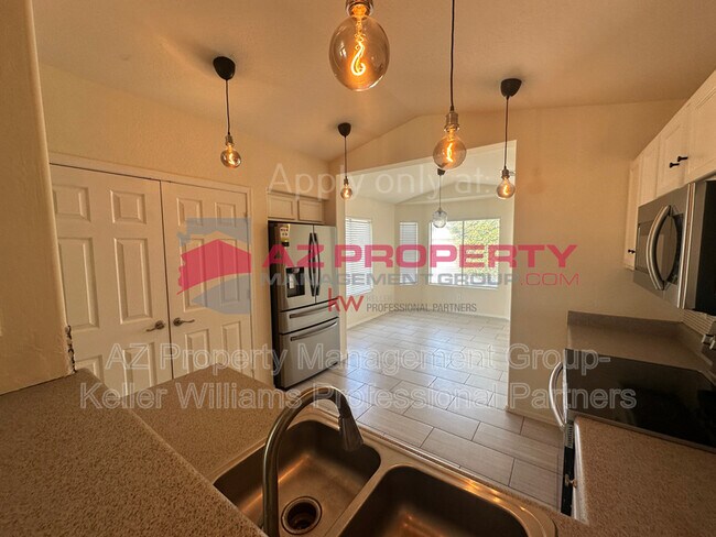 Building Photo - 16833 W Tasha Dr